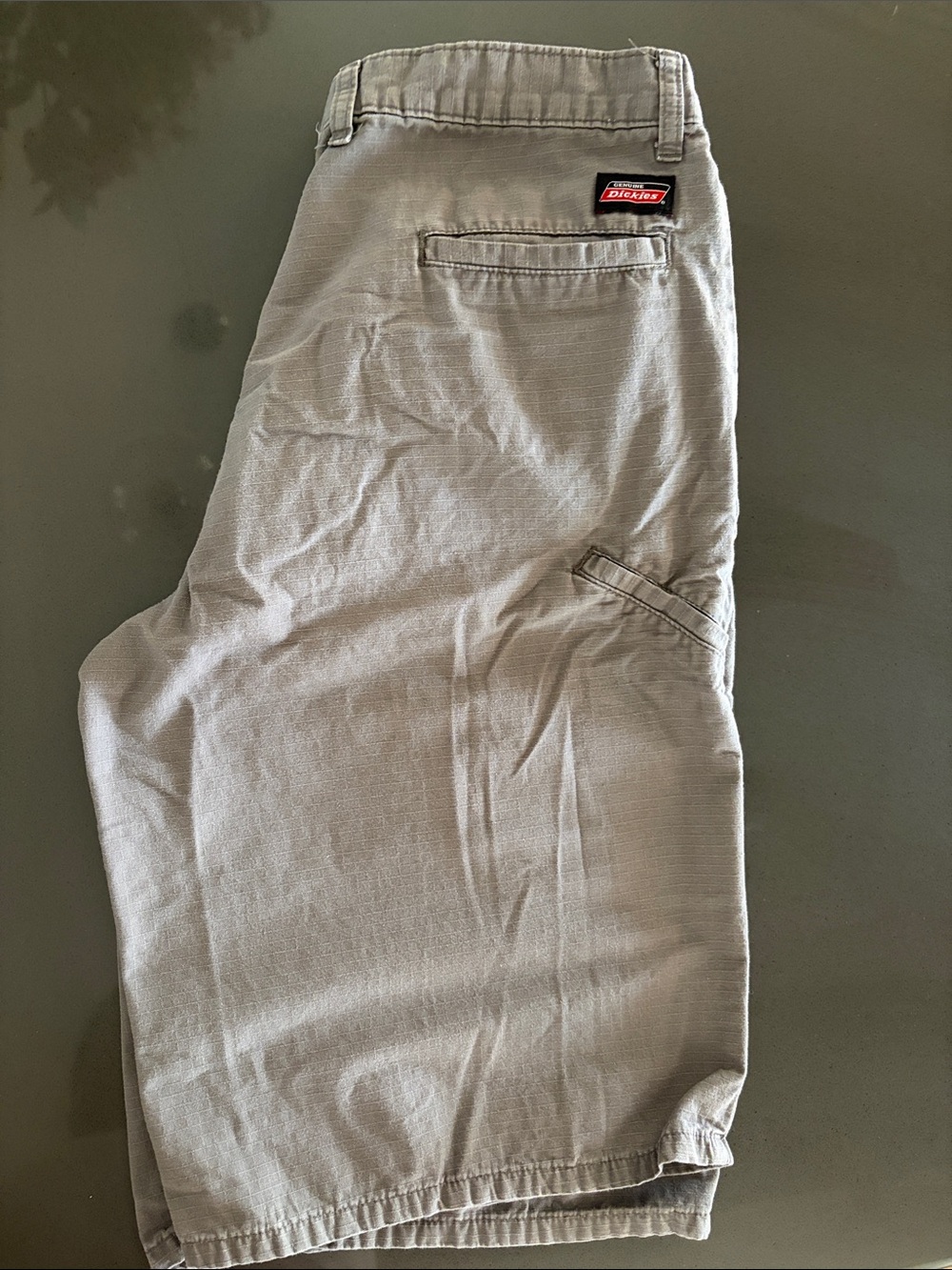 Dickies Men’s Grey flat front shorts with Utility Pocket. Size 33.